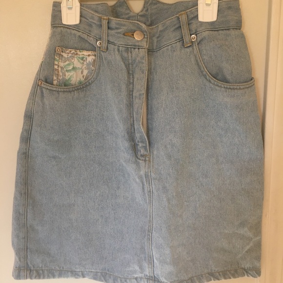Vintage from Paris jean skirt w floral details - Picture 2 of 3